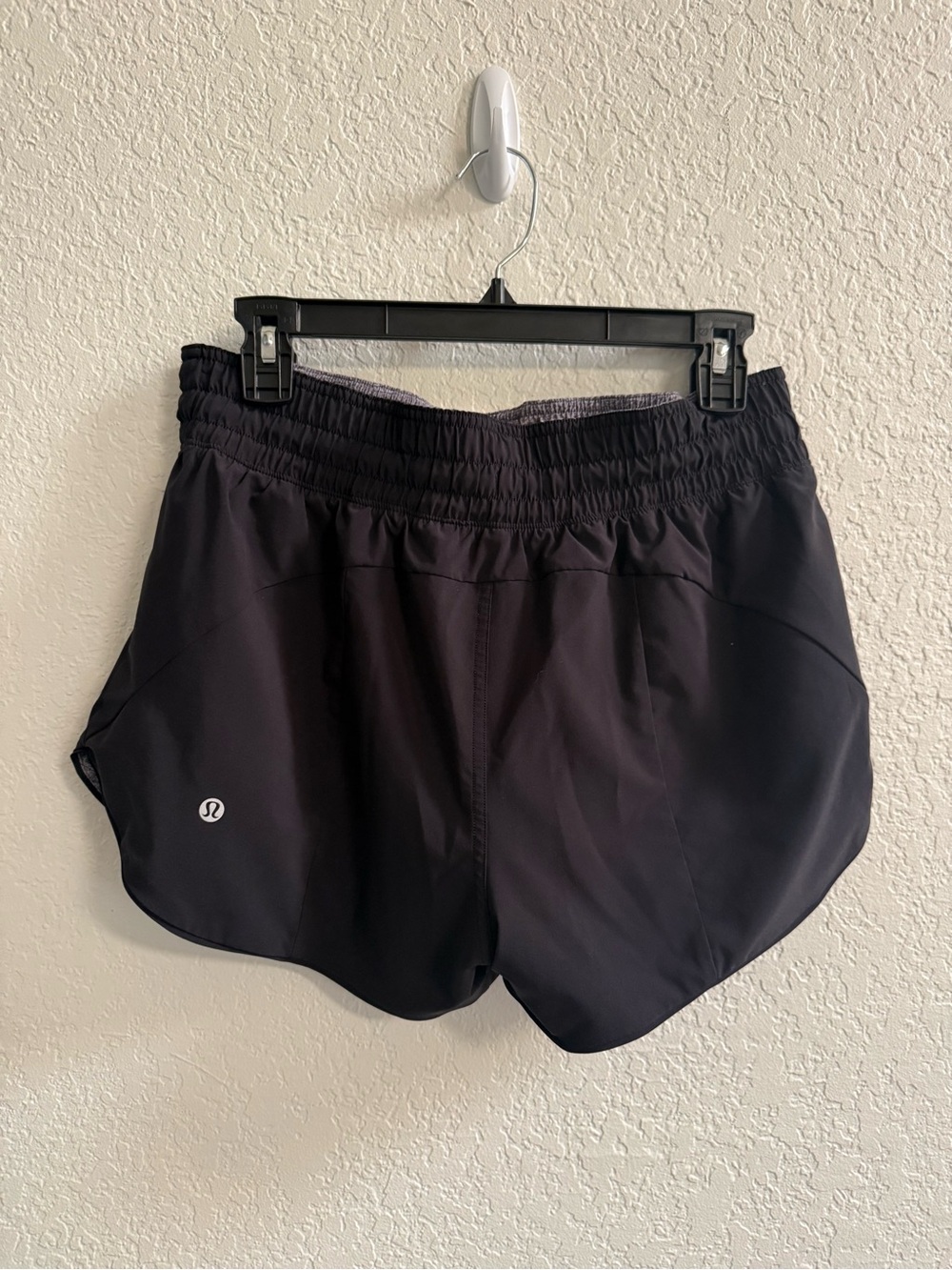 lululemon athletica reversible black/gray shorts